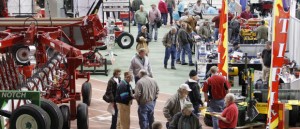 Attendees-exhibit-floor-hawkeye farm show